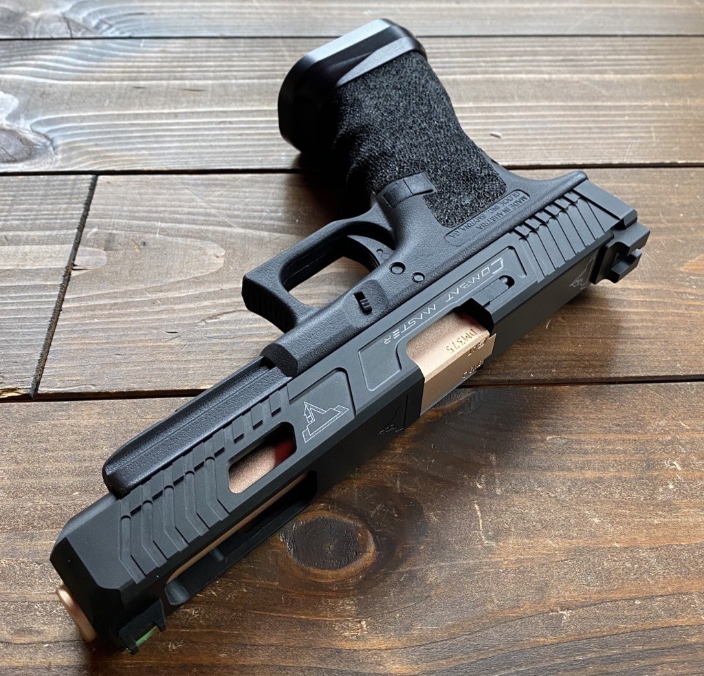 g34 gen3 tti这是jw2里调酒师推荐的奥地利口味 注意没有右侧的空仓