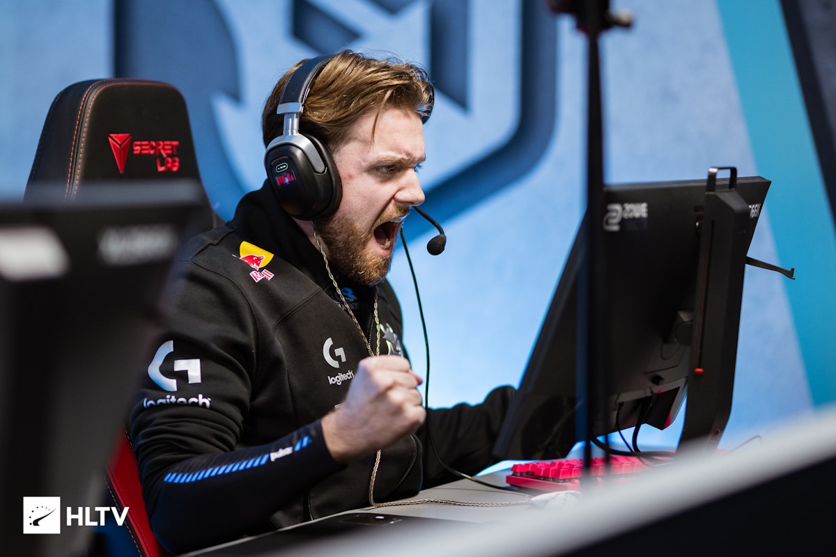 眼下,m0nesy的表现相对出色,他和niko当下是g2获胜的关键人物,但其他