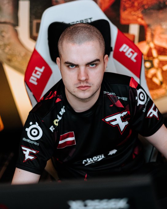 9.光头版broky你也冬泳怪哥?8.